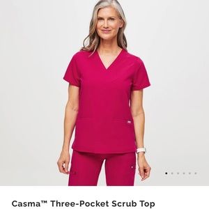 Figs casma  3 pocket scrub top.
